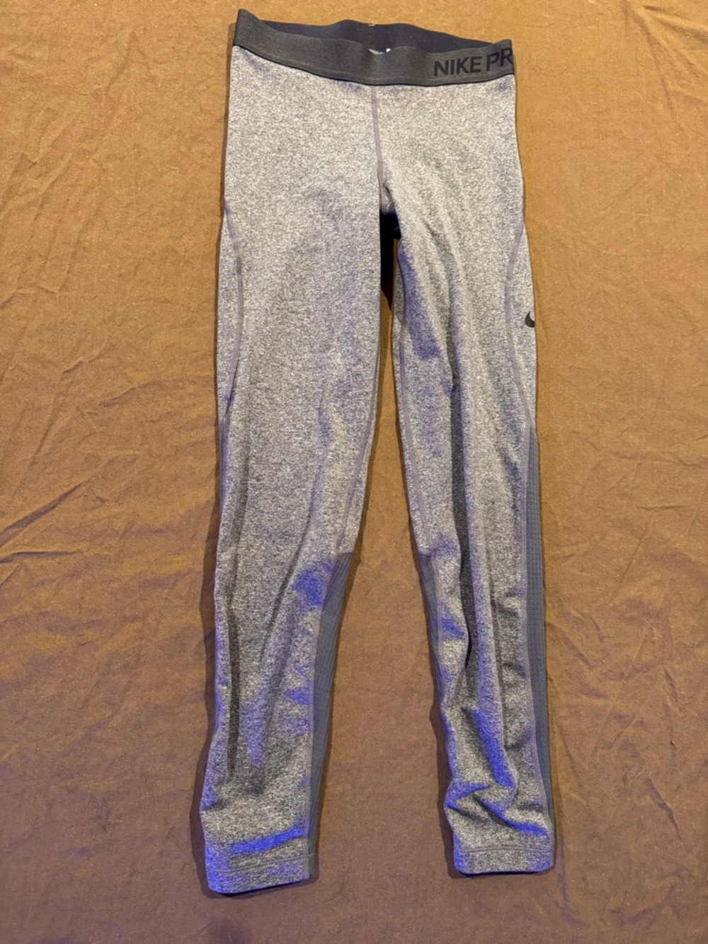 Nike Women’s Heather Gray Performance Leggings